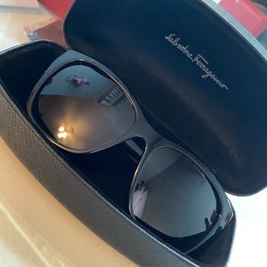 SALVATORE FERRAGAMO SUNGLASSES *Never Worn*